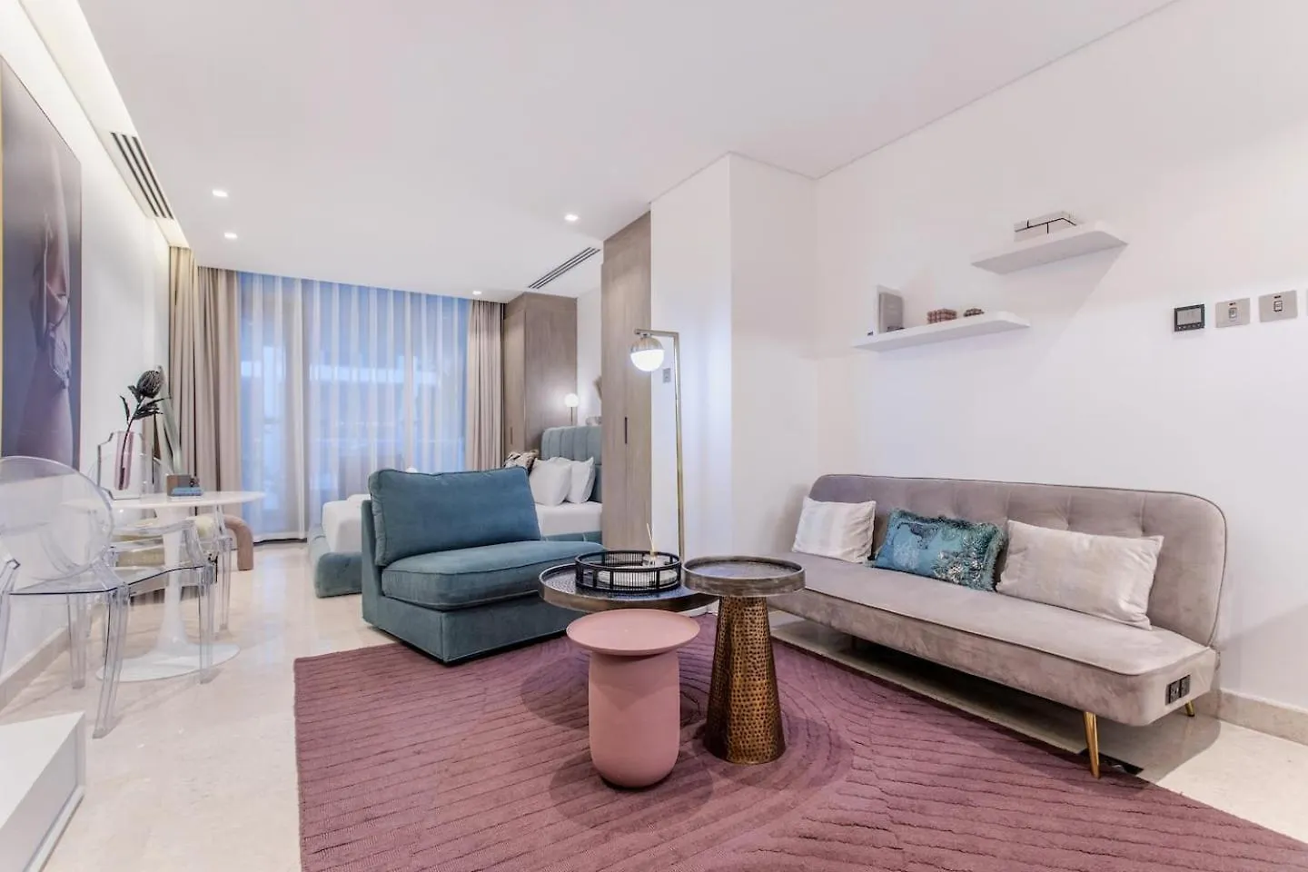 Luxury Studio! Walk To Burj Khalifa Sleeps 3! Dubai 0*,