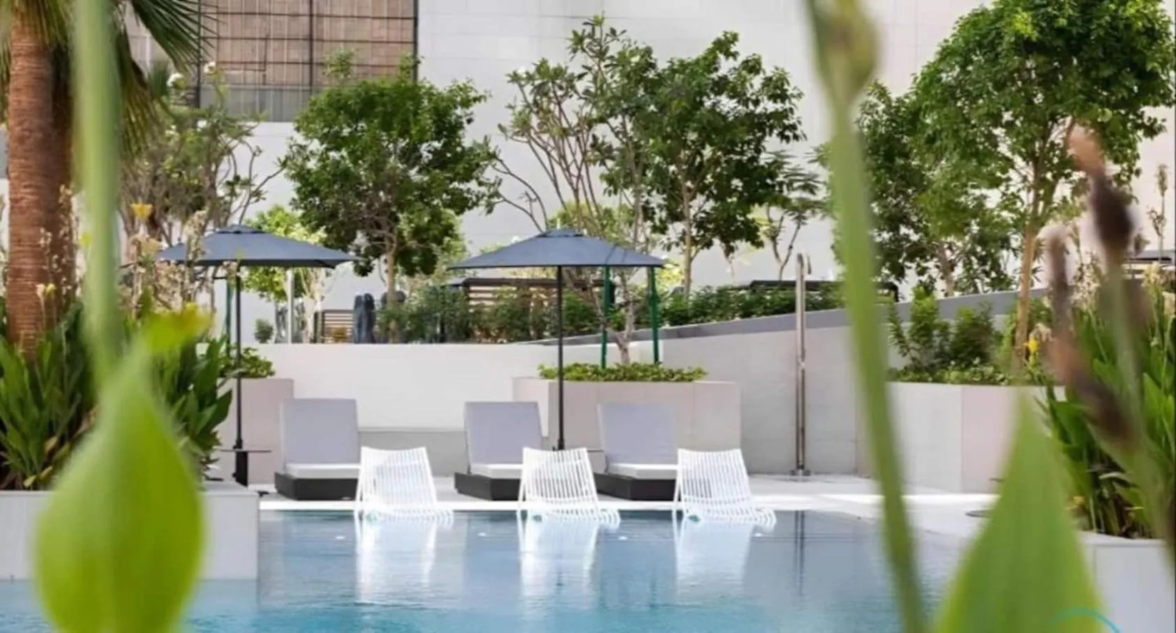 Luxury Studio! Walk To Burj Khalifa Sleeps 3! Dubai